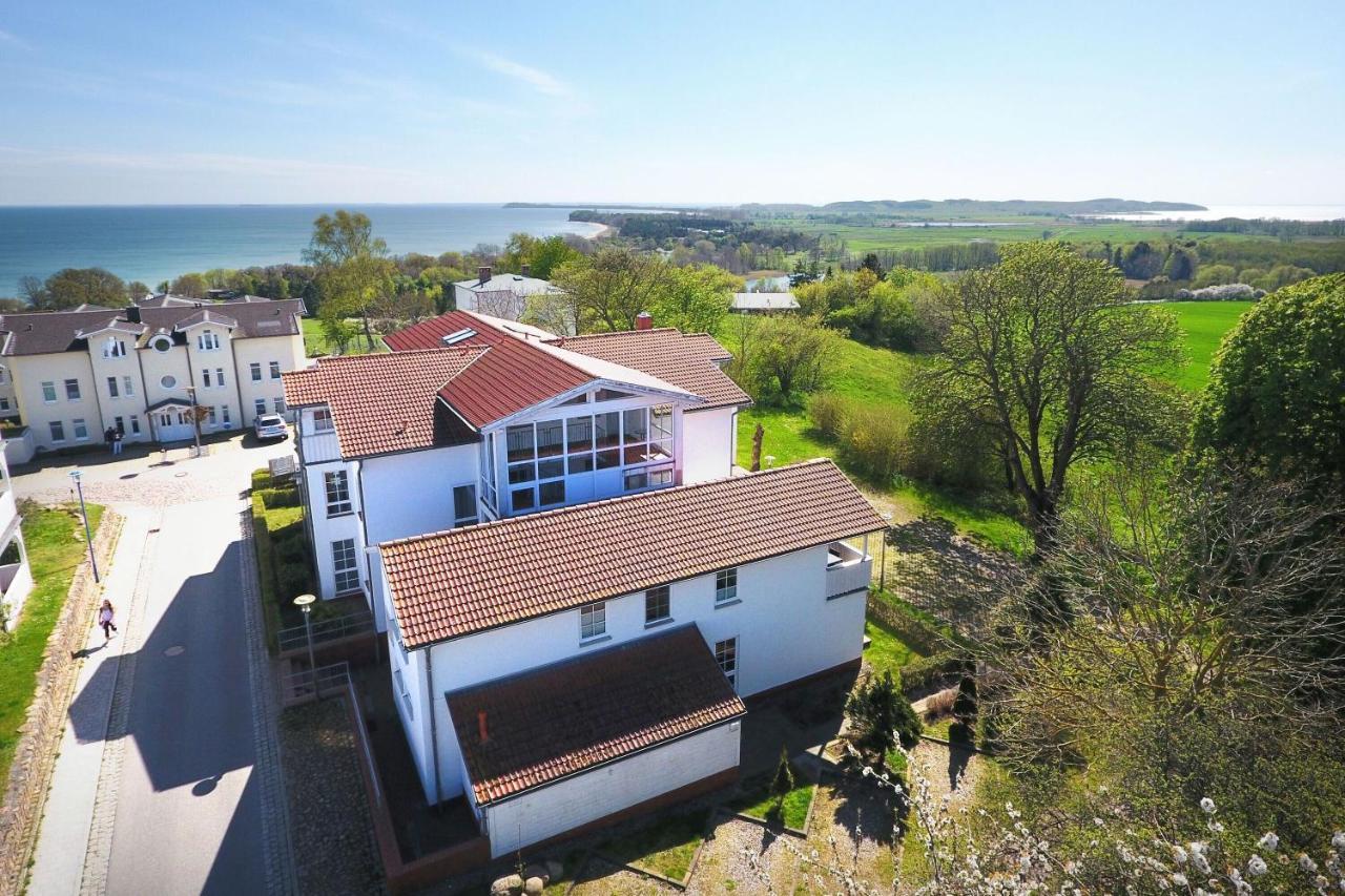 Fewo Mit Terrasse, Gratis Nutzung Vom Ahoi Erlebnisbad Und Sauna In Sellin - Haus Blick Zur See Fewo 13 Goehren  Exterior foto